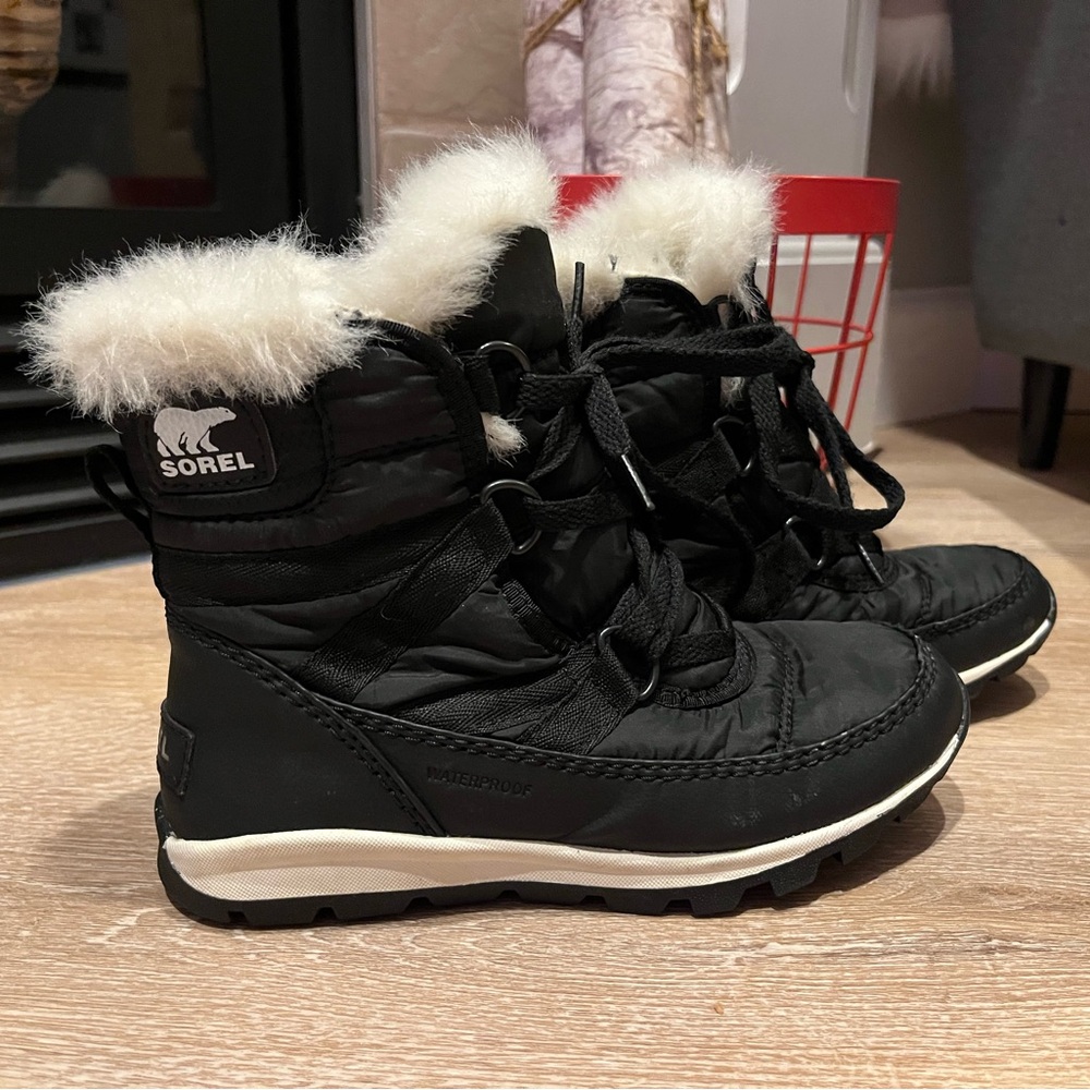 Sorel Whitney Short Lace Boots Waterproof Black Size 1